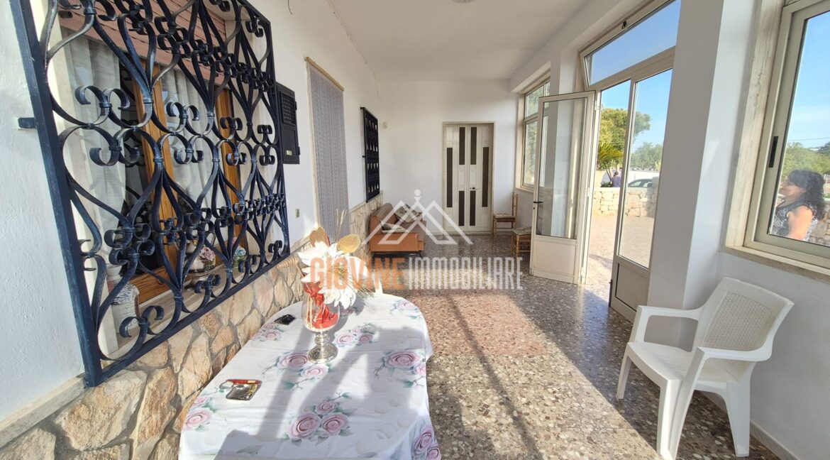 VENDESI VILLA A MARTINA FRANCA (23)