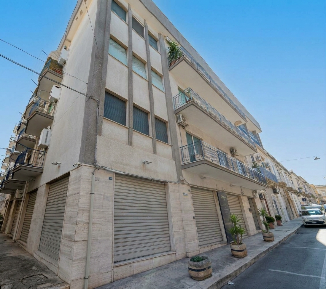 RIF.847 AFFITTASI LOCALE CORSO DEI MILLE, MARTINA FRANCA ZONA CENTRO