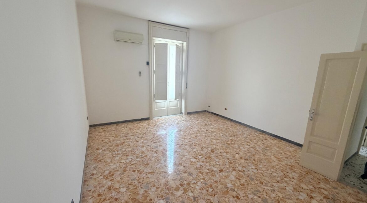 affittasi casa uso studio martina franca (2)