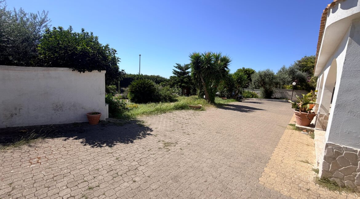 vendesi villa leporano baia d'argento (17)