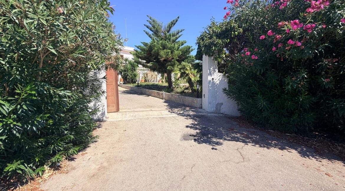 vendesi villa leporano baia d'argento (19)