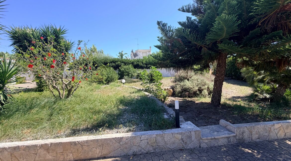 vendesi villa leporano baia d'argento (2)