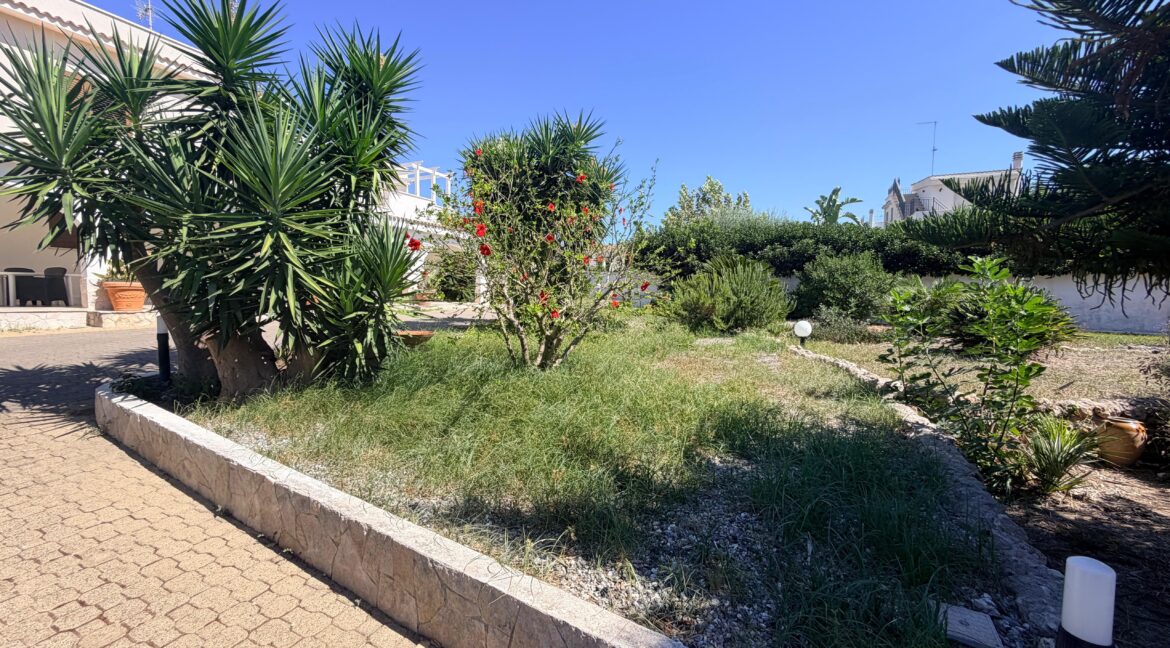 vendesi villa leporano baia d'argento (20)