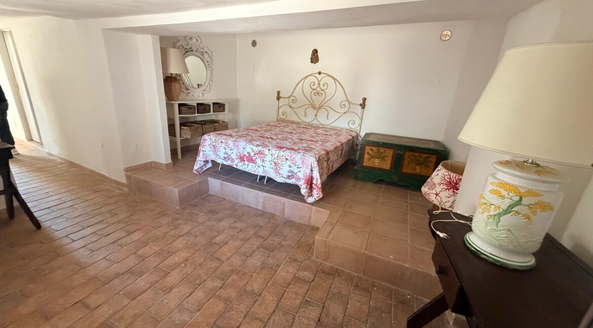 vendesi villa leporano baia d'argento (21)