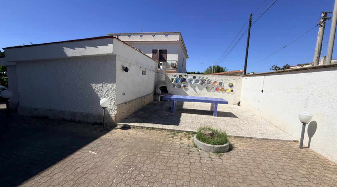 vendesi villa leporano baia d'argento (29)