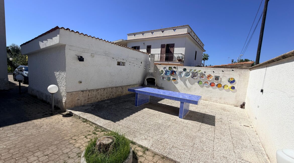 vendesi villa leporano baia d'argento (31)